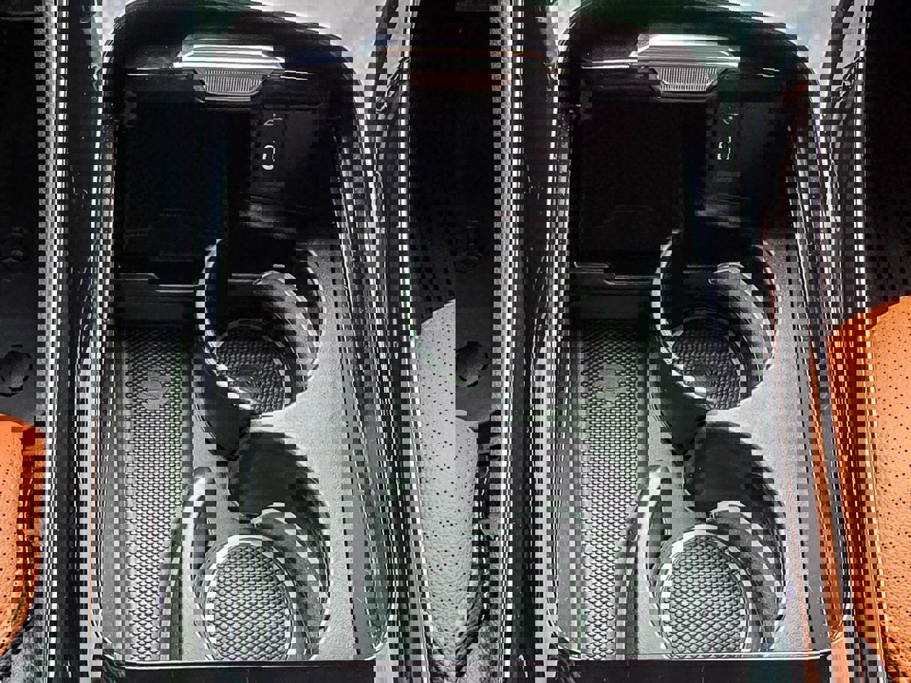 Used 2025 Mercedes-Benz GLC 300 4MATIC image 18