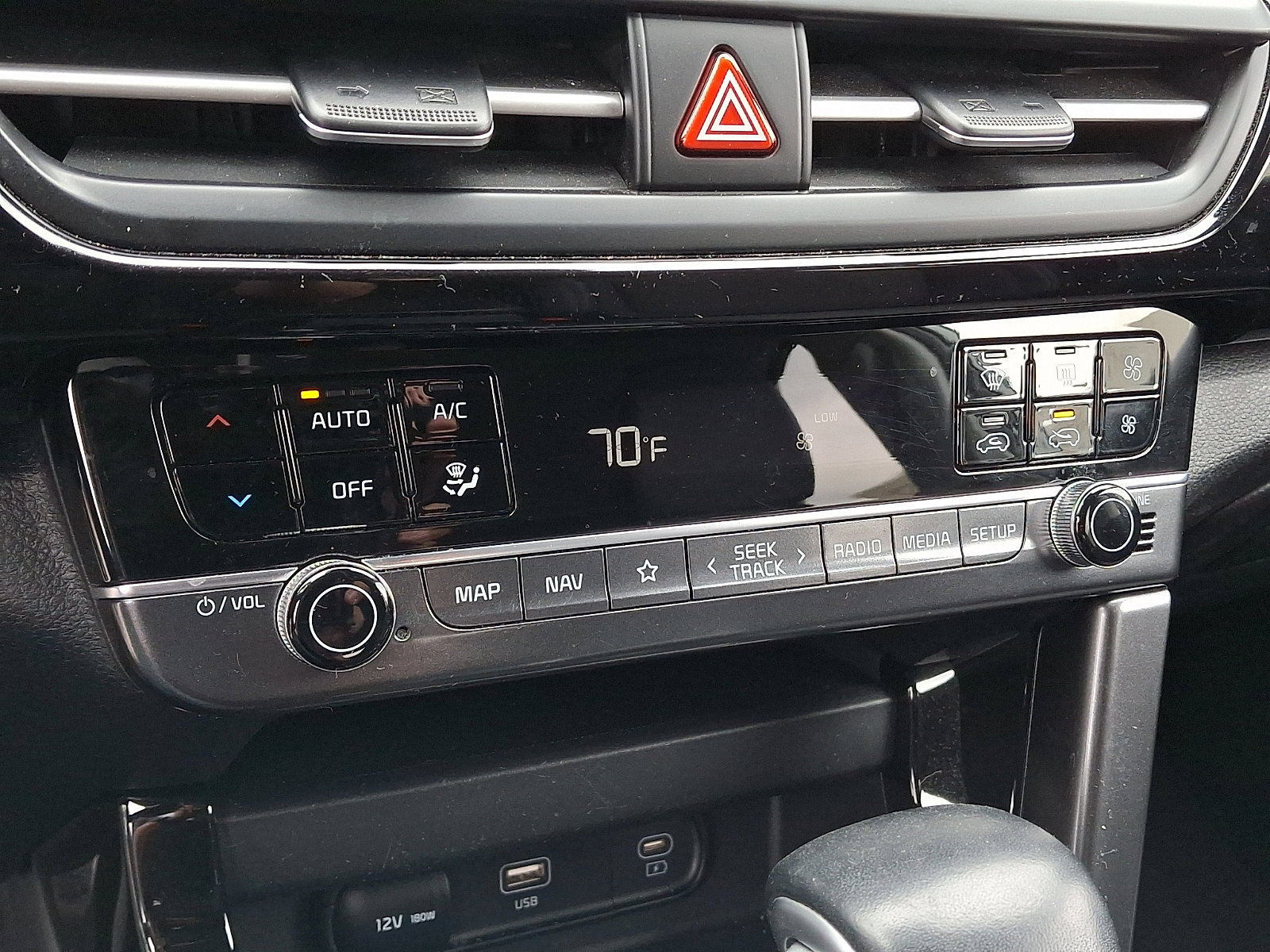 Used 2024 Kia Seltos S AWD/4WD image 16