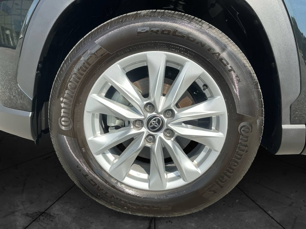 Certified 2026 Toyota Corolla Cross LE w/ Moonroof Package AWD/4WD image 16