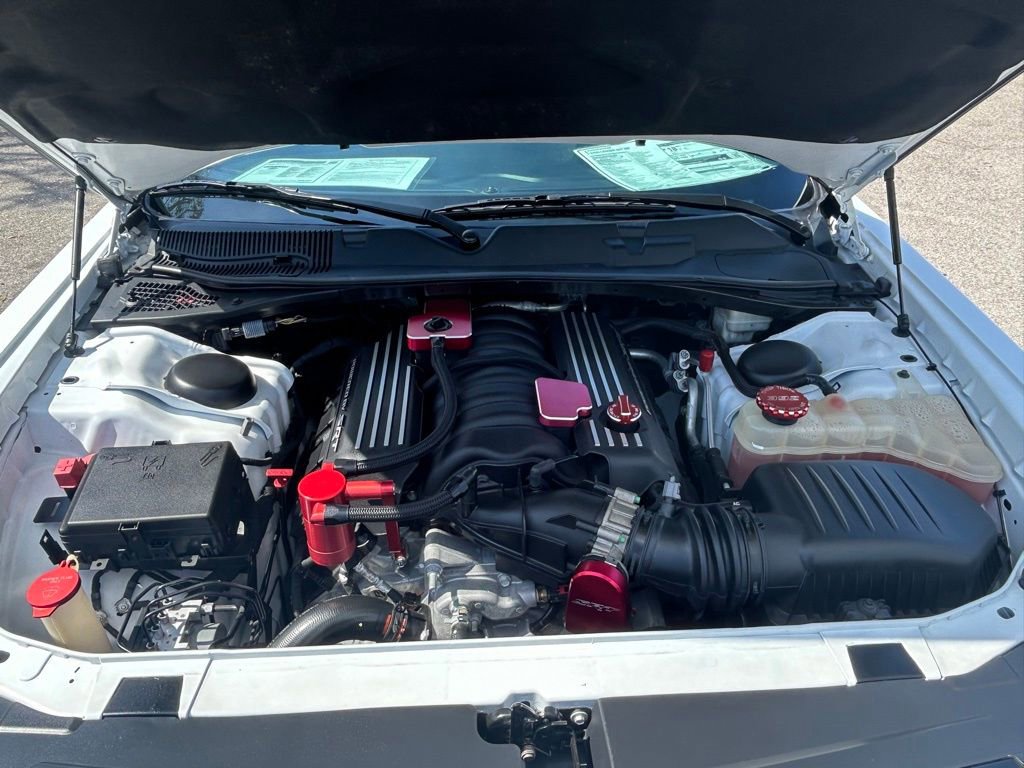 Used 2015 Dodge Challenger SRT image 20