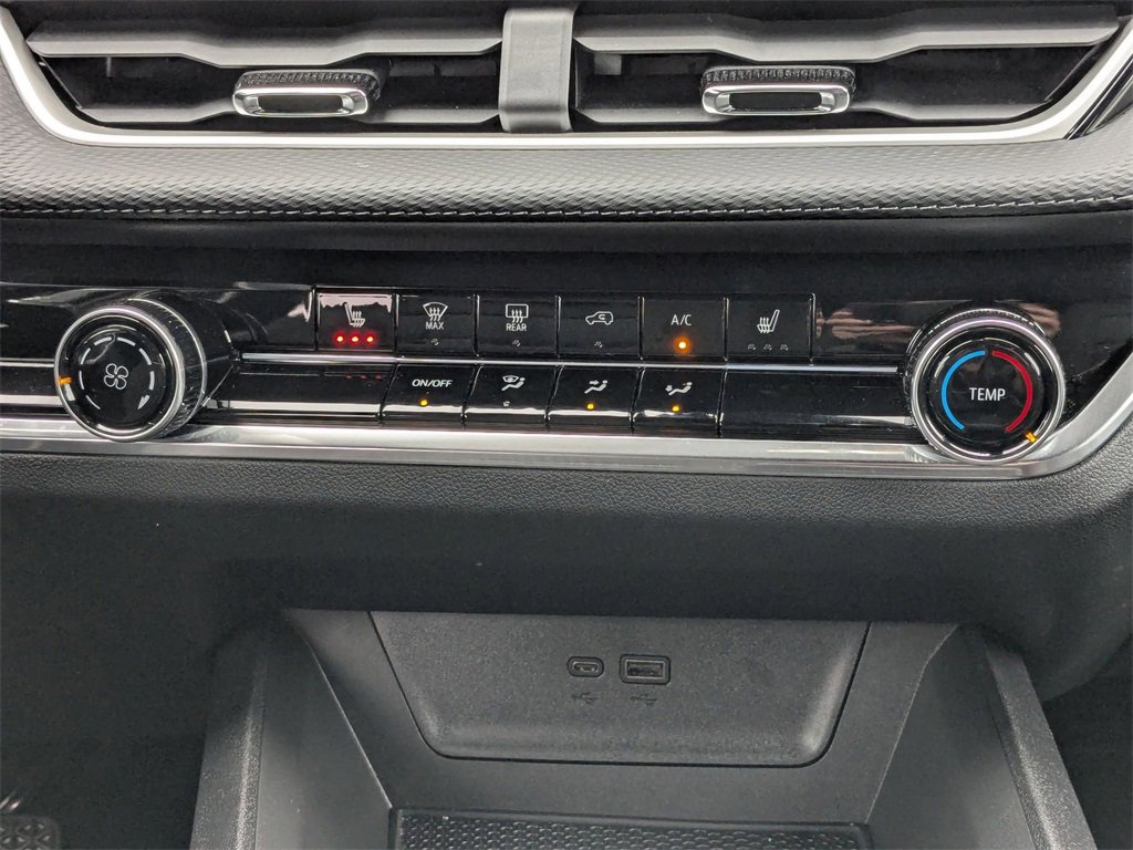 Used 2025 Chevrolet Equinox LT image 25