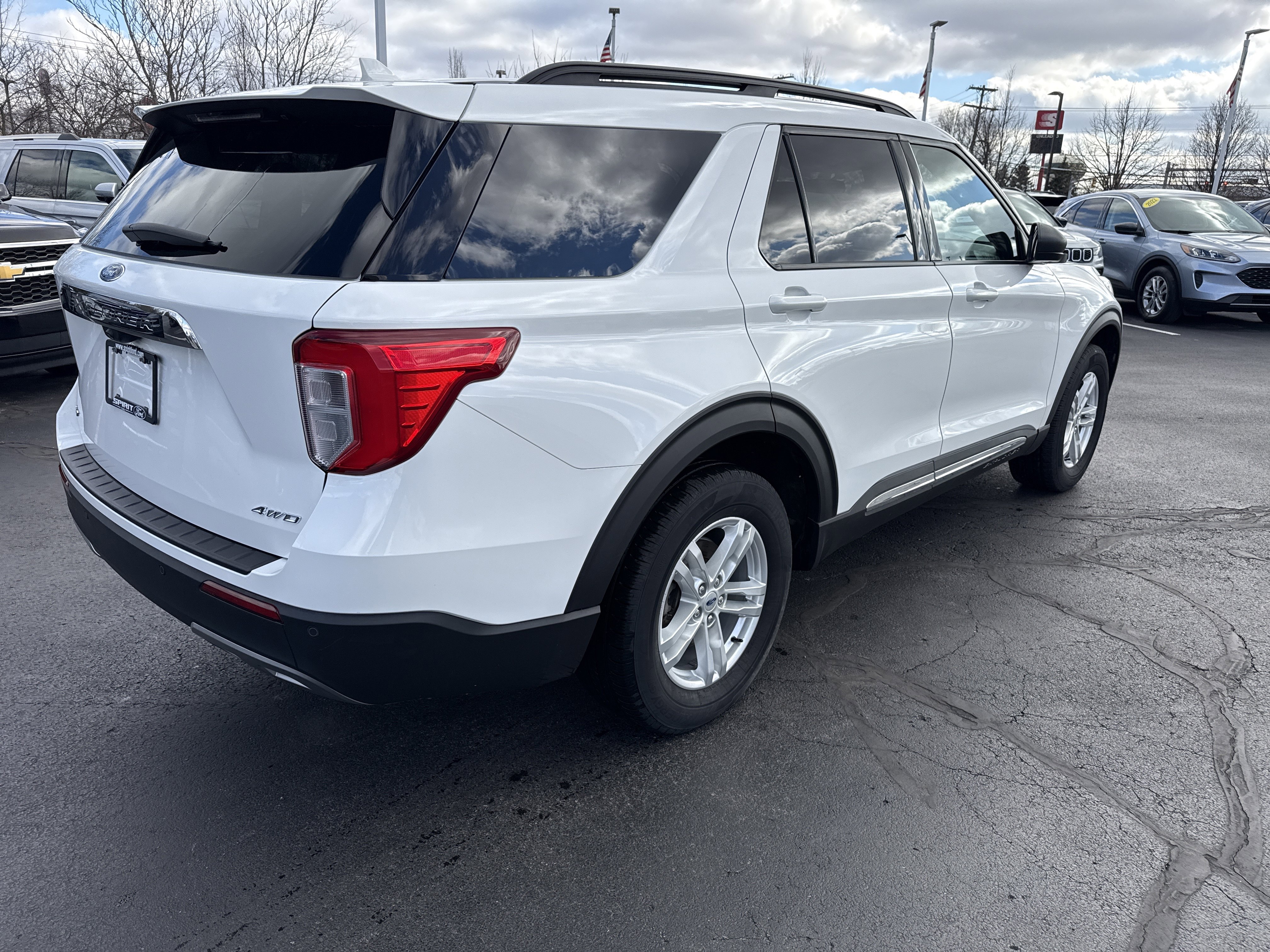Used 2023 Ford Explorer XLT w/ Equipment Group 202A image 9