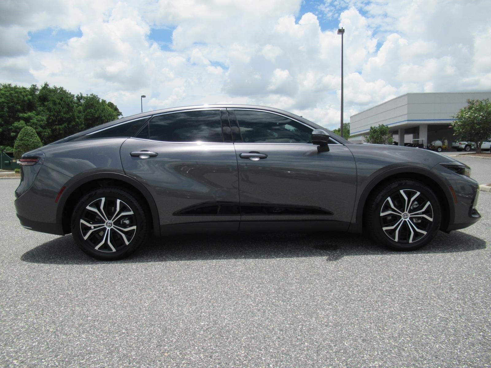 Used 2023 Toyota Crown AWD/4WD image 2