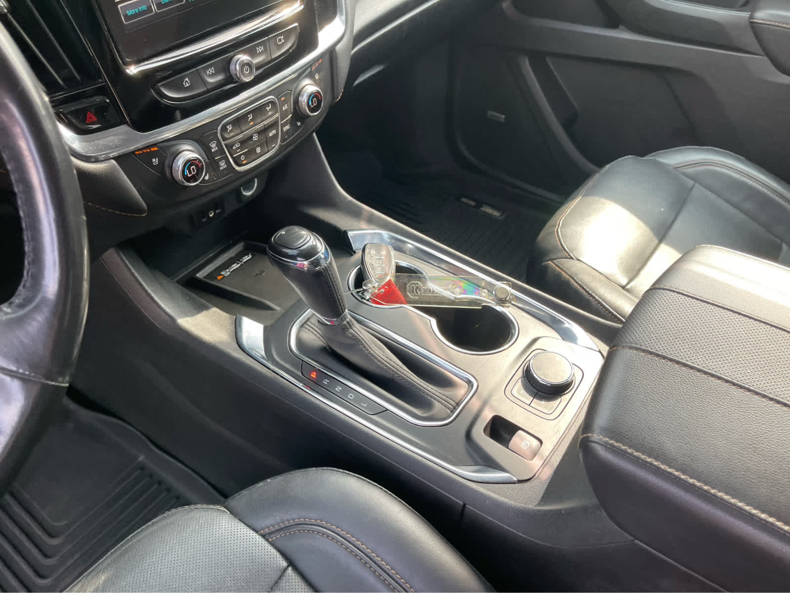 Used 2019 Chevrolet Traverse Premier w/ Driver Confidence II Package FWD image 17
