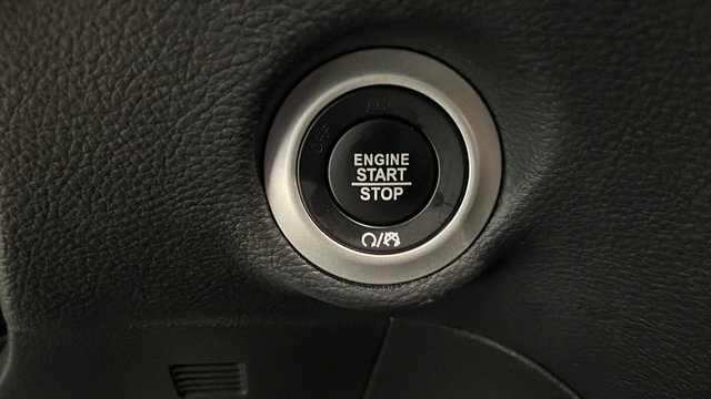 Used 2024 Chrysler Pacifica Premium FWD image 22