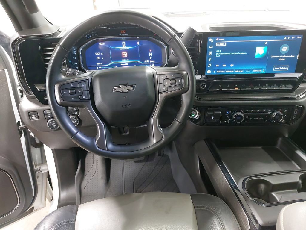 Used 2024 Chevrolet Silverado 2500 ZR2 w/ Technology Package AWD/4WD image 15