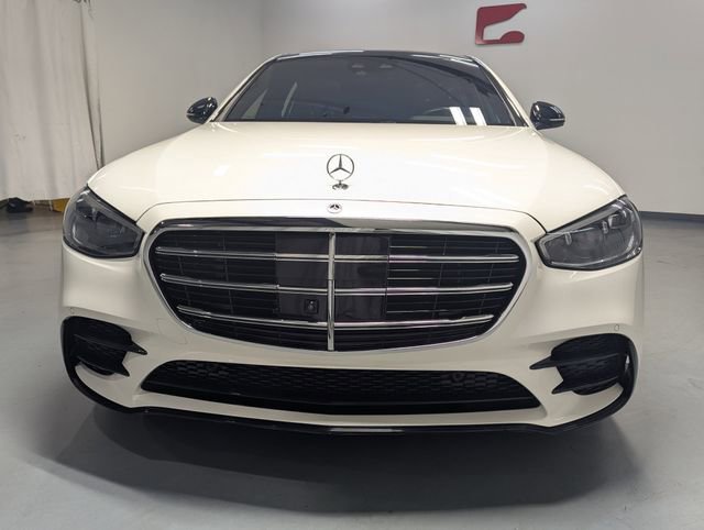 Used 2022 Mercedes-Benz S 580 4MATIC Sedan w/ AMG Line Package image 25
