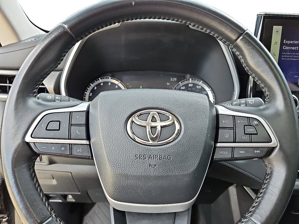 Used 2023 Toyota Highlander XLE image 20