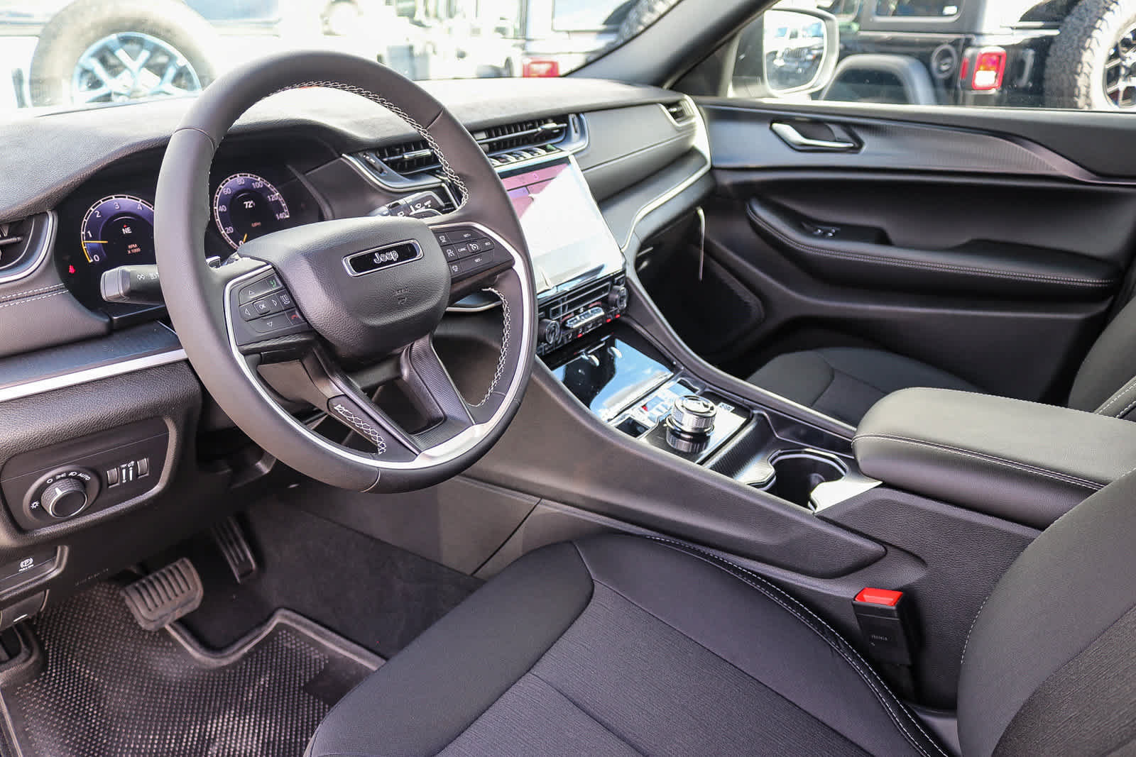 New 2027 Jeep Grand Cherokee L Laredo AWD/4WD image 19