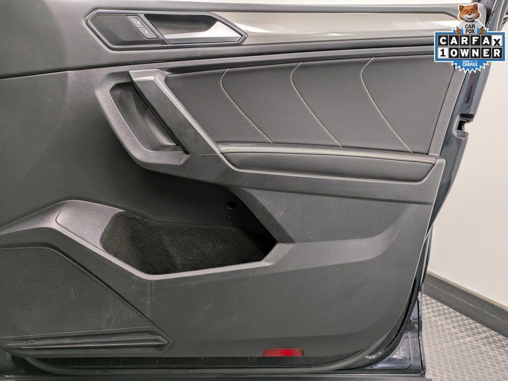 Used 2022 Volkswagen Tiguan SE w/ Panoramic Sunroof Package AWD/4WD image 29
