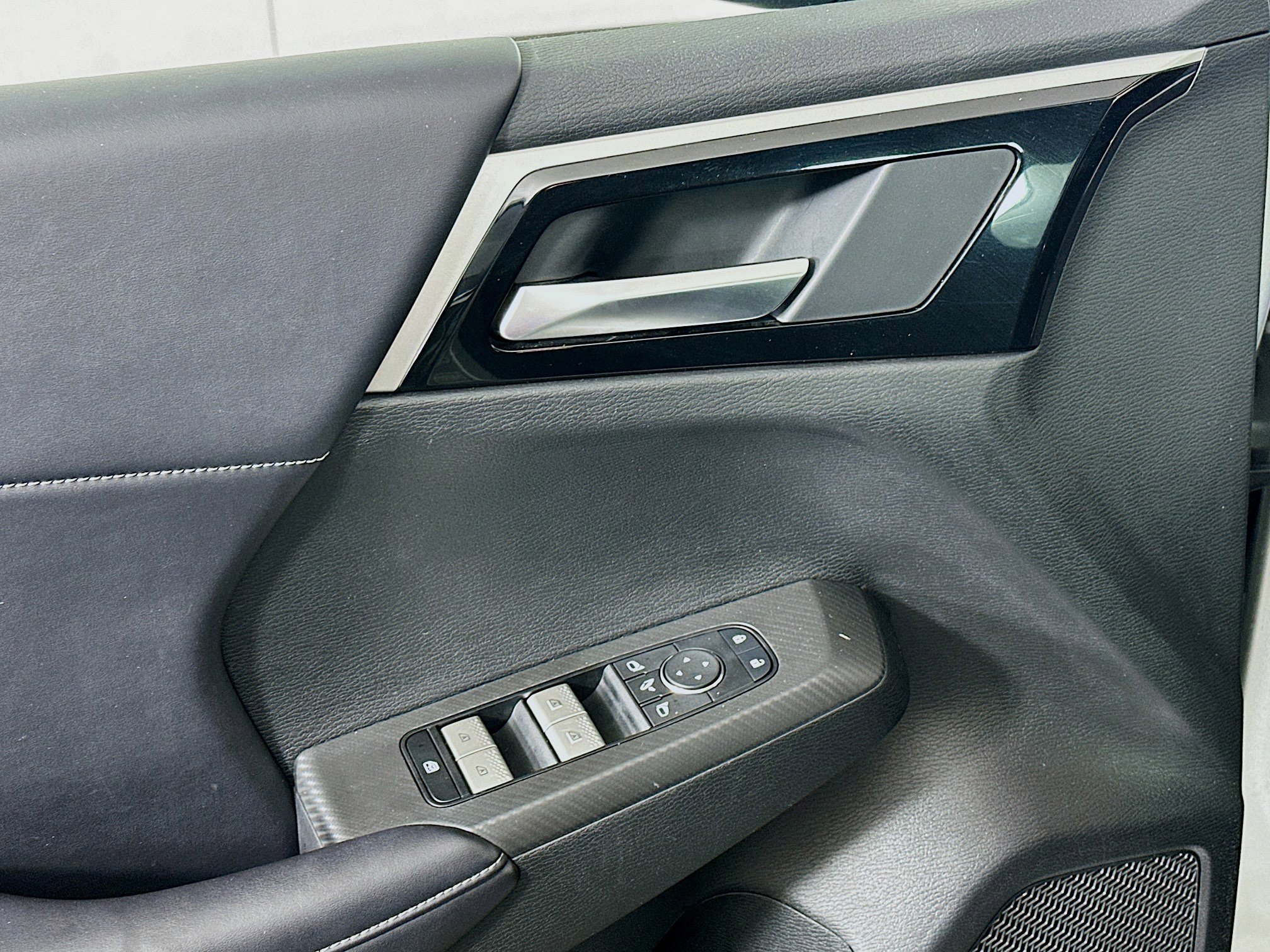 Used 2024 Mitsubishi Outlander SE image 15