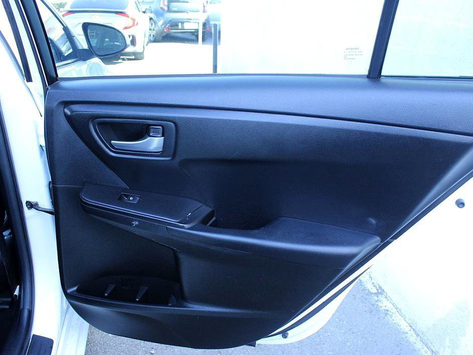 Used 2017 Toyota Camry SE image 24