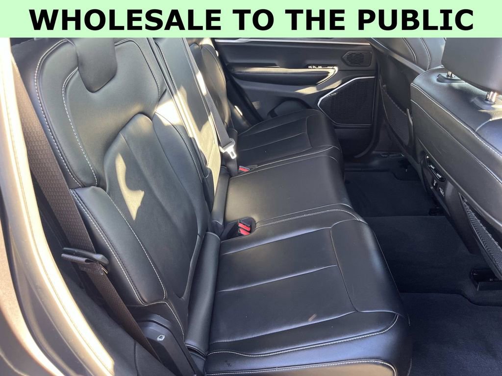 Used 2022 Jeep Grand Cherokee Limited image 31