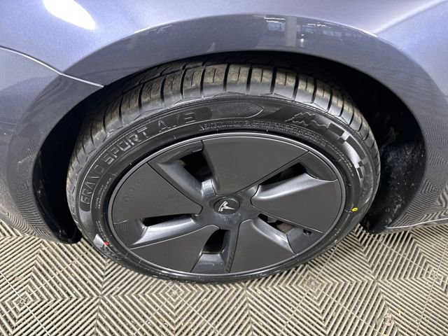 Used 2023 Tesla Model 3 Standard Range image 10