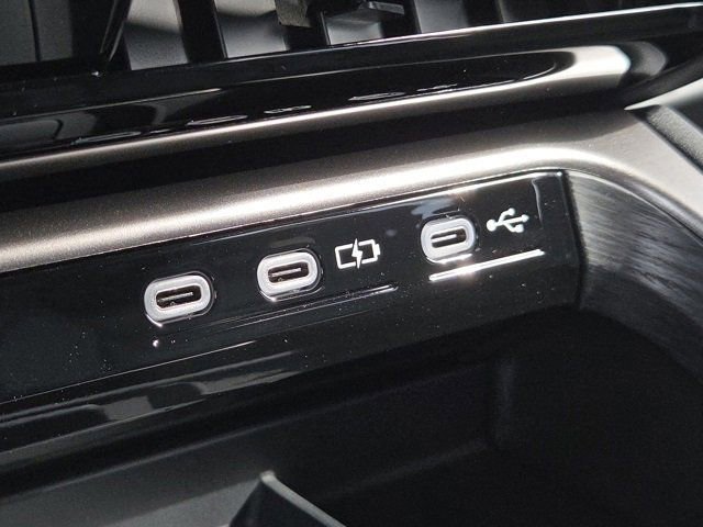 New 2025 Lexus TX 500h AWD image 18