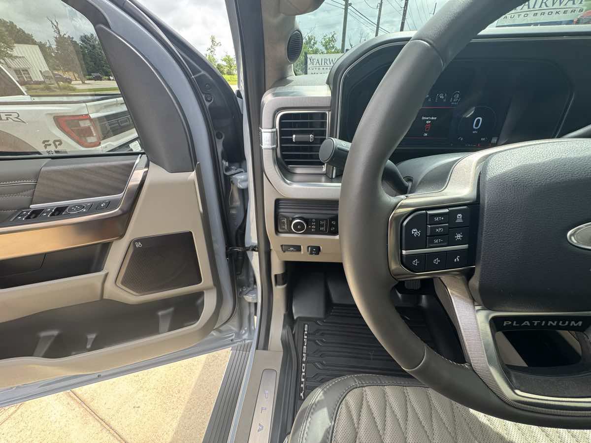 Used 2026 Ford F250 Platinum w/ Platinum Plus Package AWD/4WD image 17