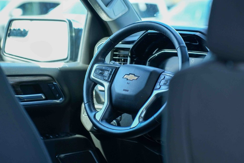 Used 2023 Chevrolet Silverado 1500 LT AWD/4WD image 20