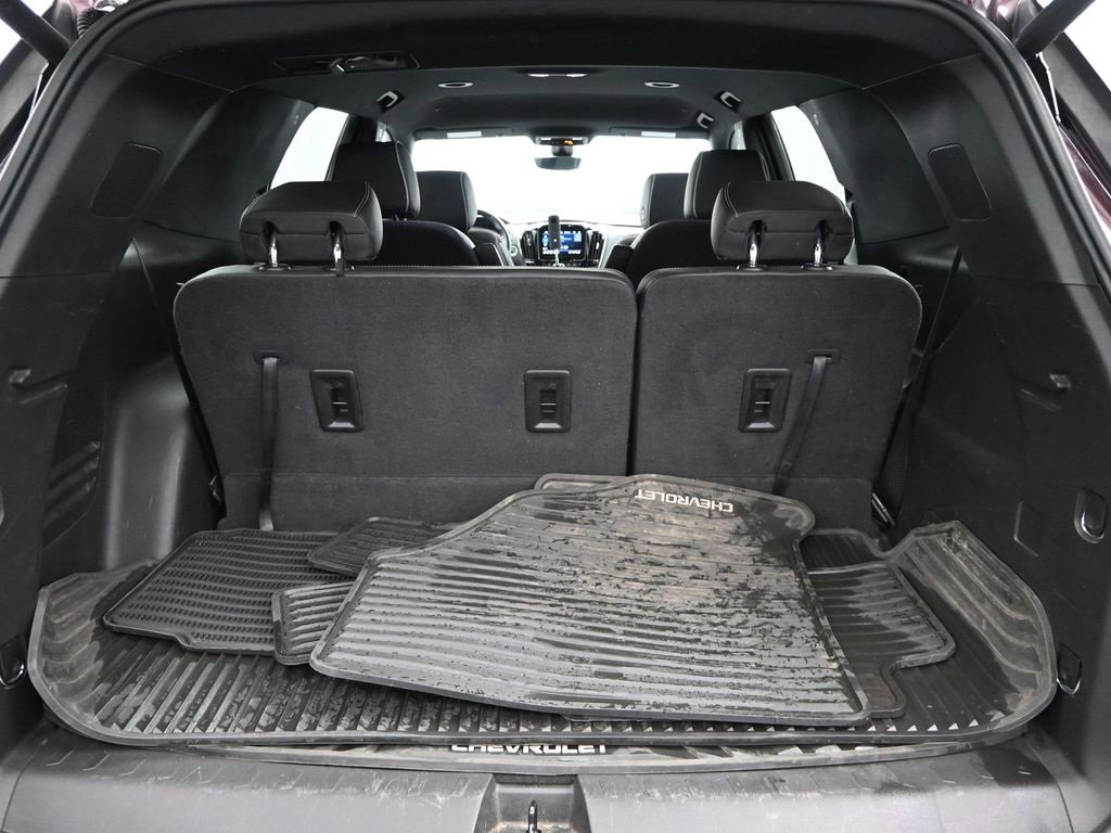 Used 2023 Chevrolet Traverse Premier image 11