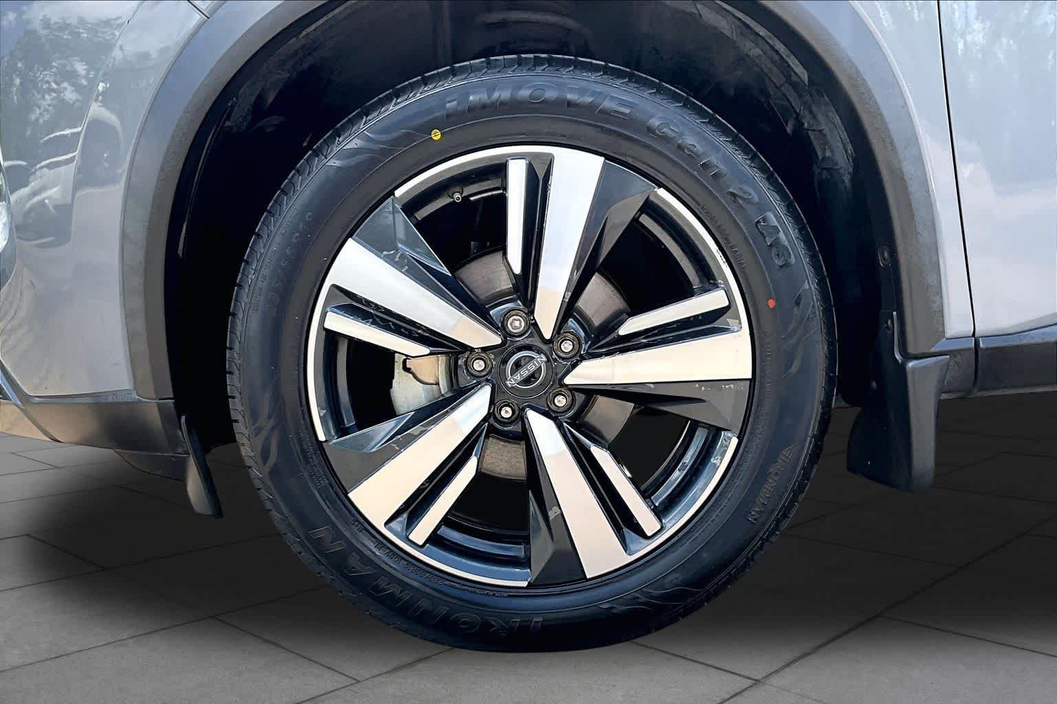 Certified 2022 Nissan Rogue SL FWD image 11