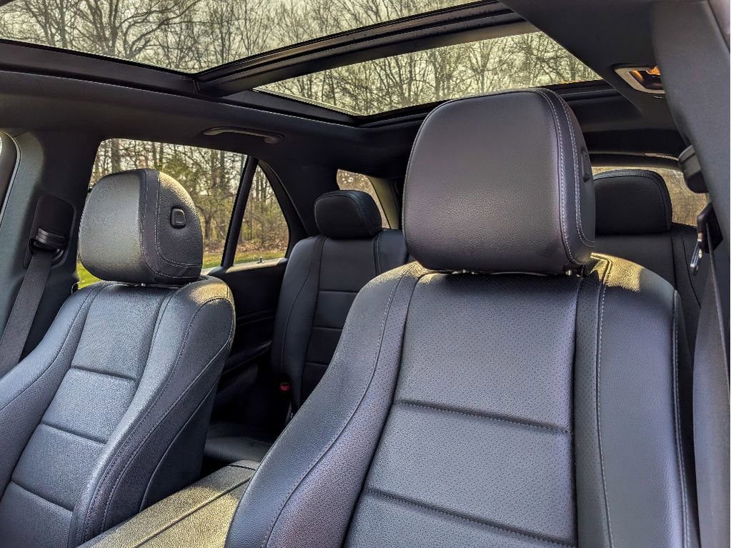 Used 2020 Mercedes-Benz GLE 350 4MATIC w/ 3rd Row Seat Package image 17