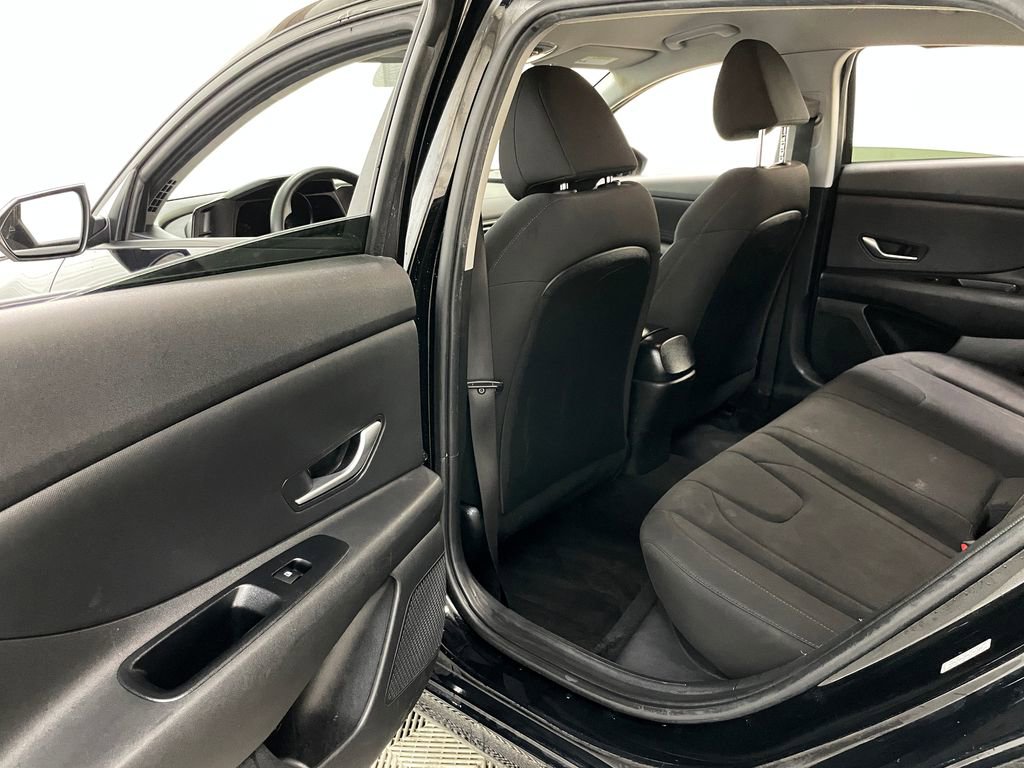 Used 2021 Hyundai Elantra SEL FWD image 36