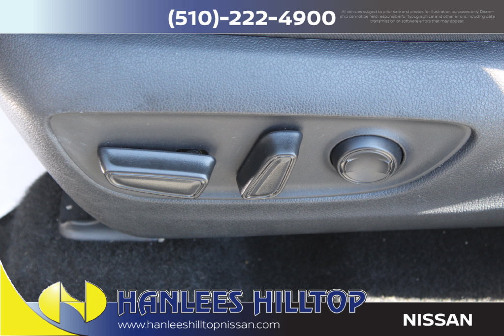 Used 2025 Toyota RAV4 XLE FWD image 13