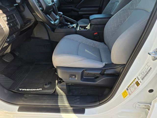 Certified 2025 Toyota Tacoma SR5 AWD/4WD image 19