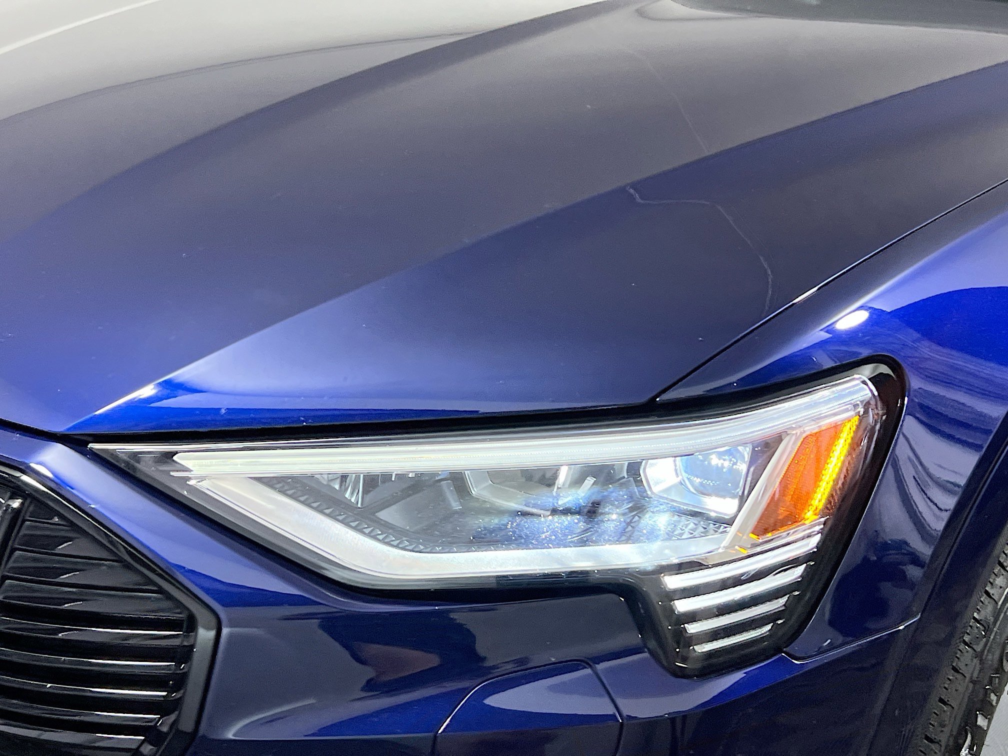 Used 2022 Audi e-tron Premium w/ Convenience Plus Package image 11