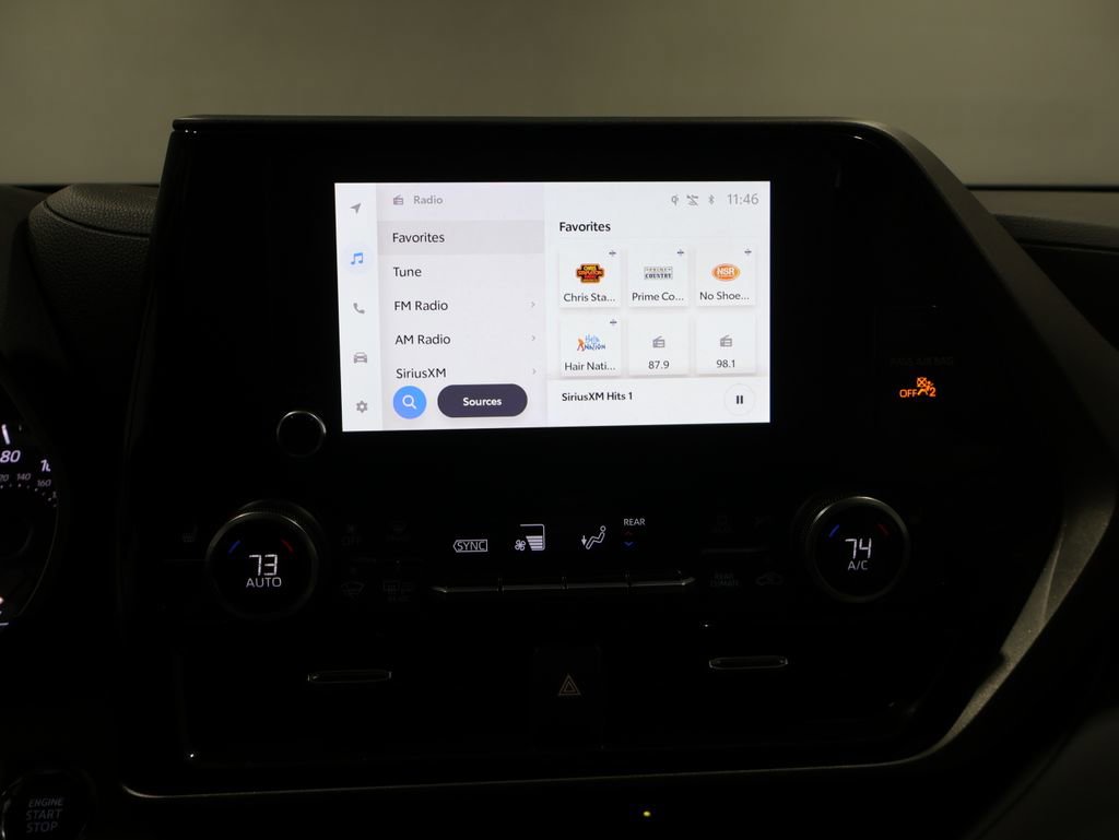 Used 2023 Toyota Highlander XLE image 26