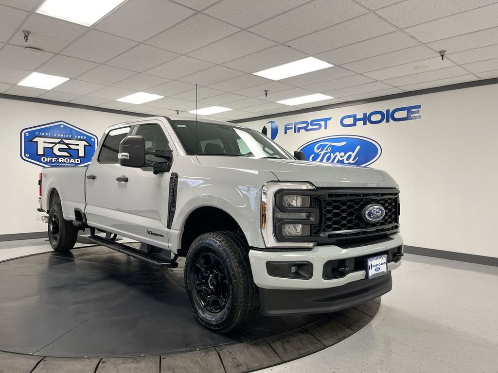 New 2026 Ford F350 4x4 Crew Cab Super Duty image 2