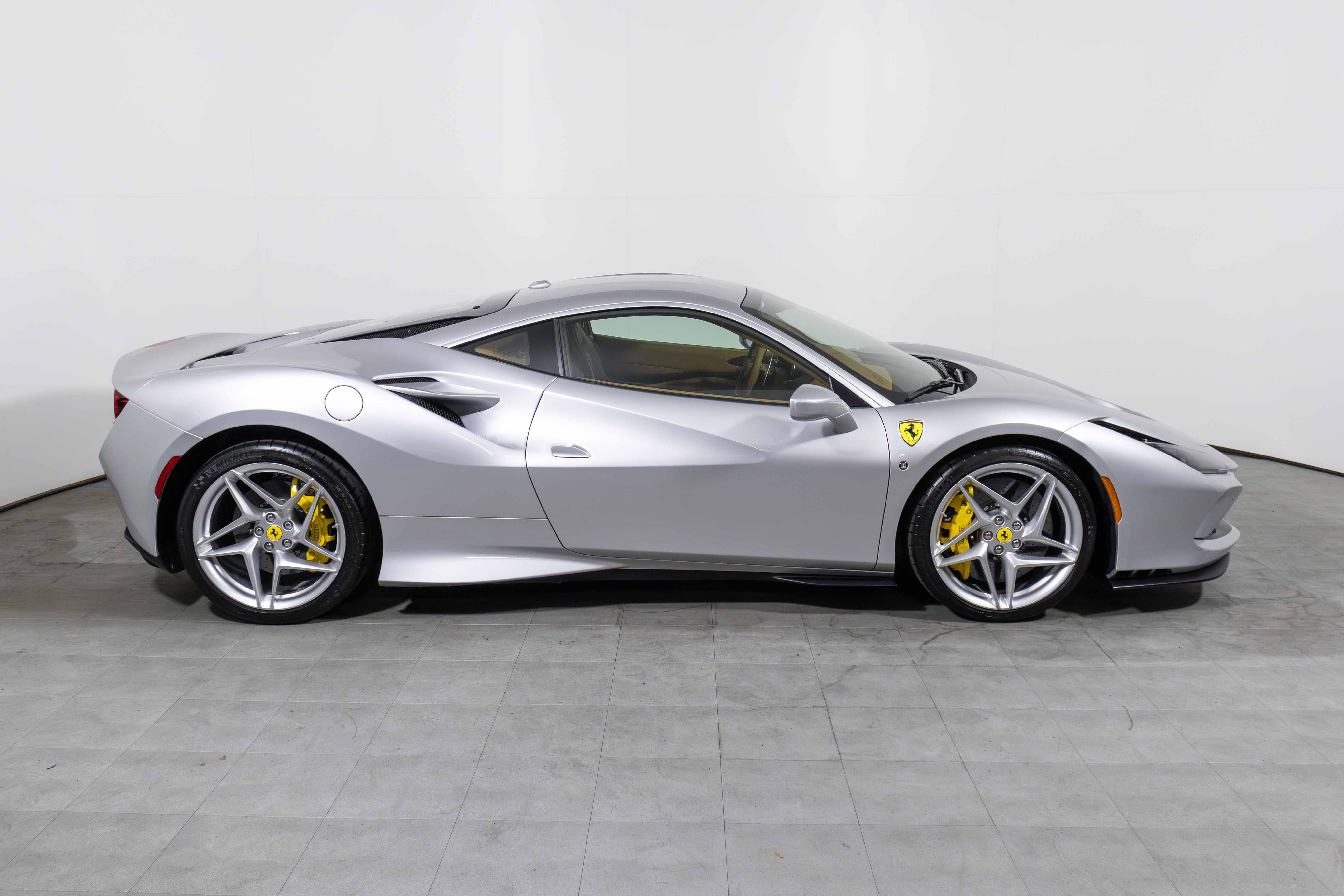Used 2022 Ferrari F8 Tributo image 5