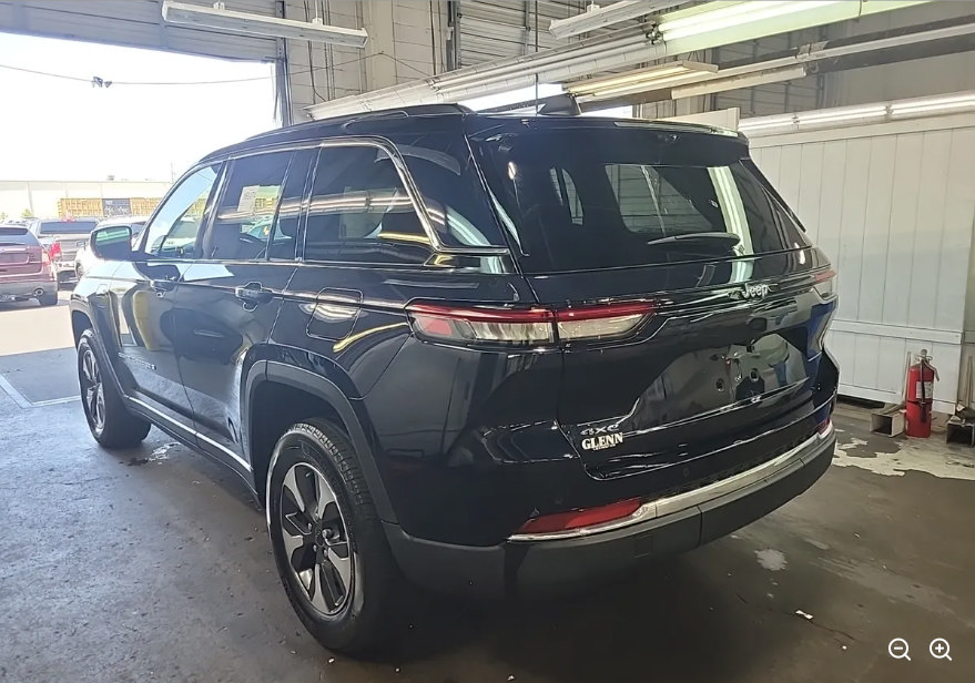Used 2022 Jeep Grand Cherokee Limited 4xe w/ Luxury Tech Group II AWD/4WD image 8