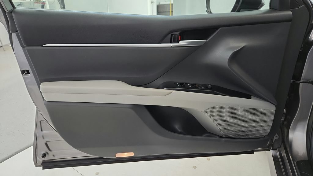 Certified 2018 Toyota Camry LE FWD image 22