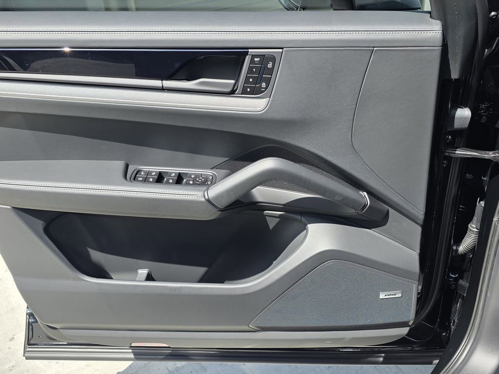 New 2026 Porsche Cayenne E-Hybrid AWD/4WD image 13