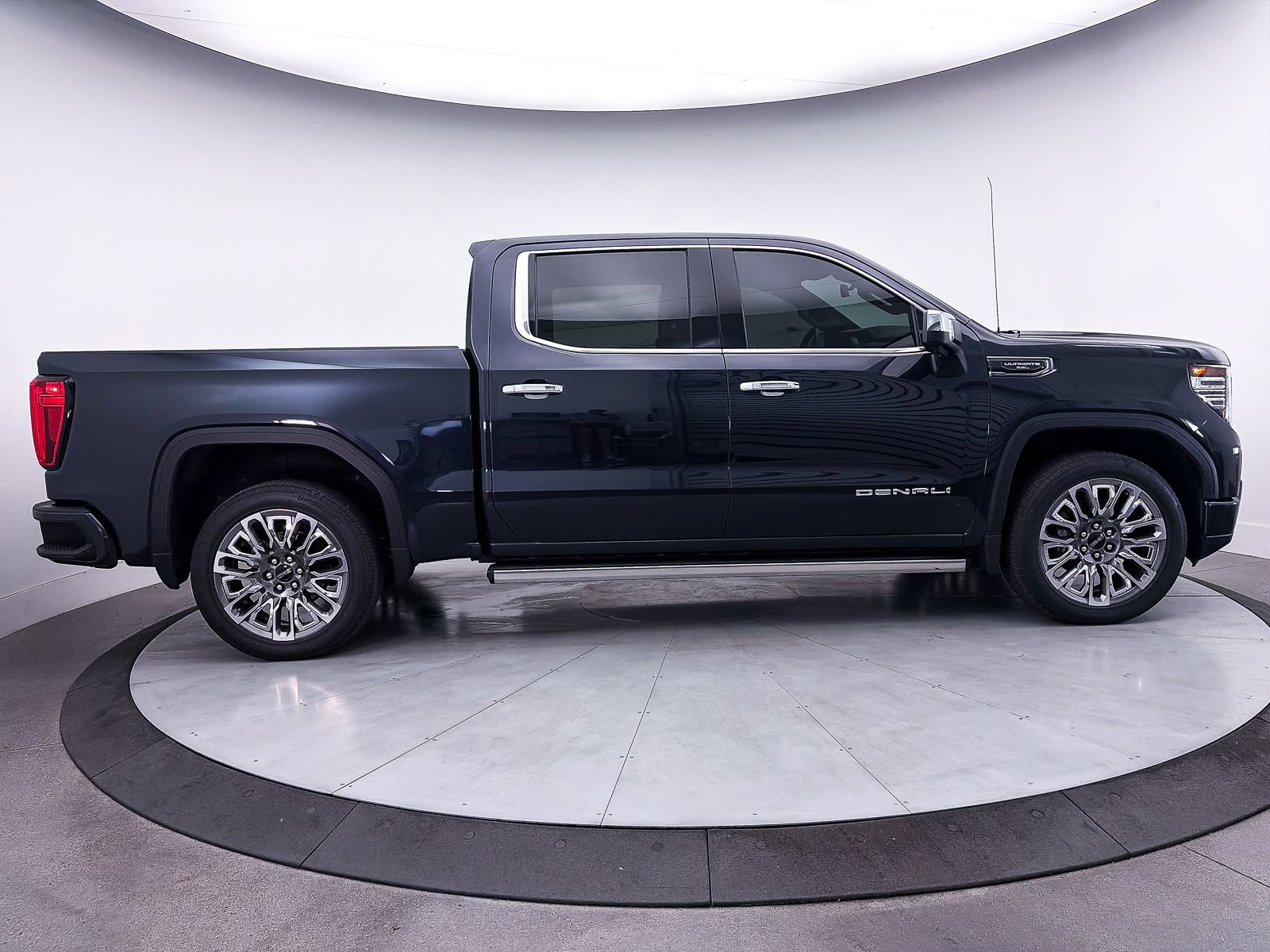Used 2023 GMC Sierra 1500 Denali Ultimate AWD/4WD image 44