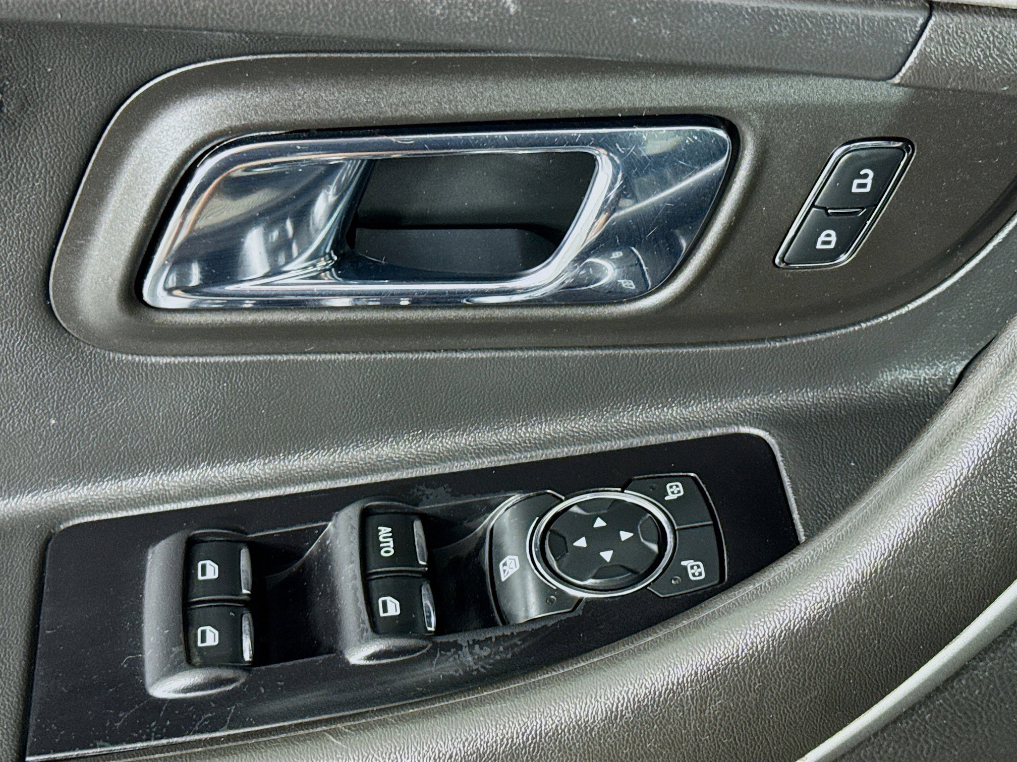 Used 2018 Ford Taurus SEL image 22