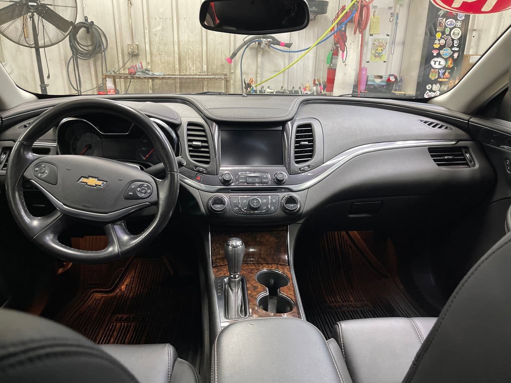 Used 2014 Chevrolet Impala LT w/ Convenience Package FWD image 18