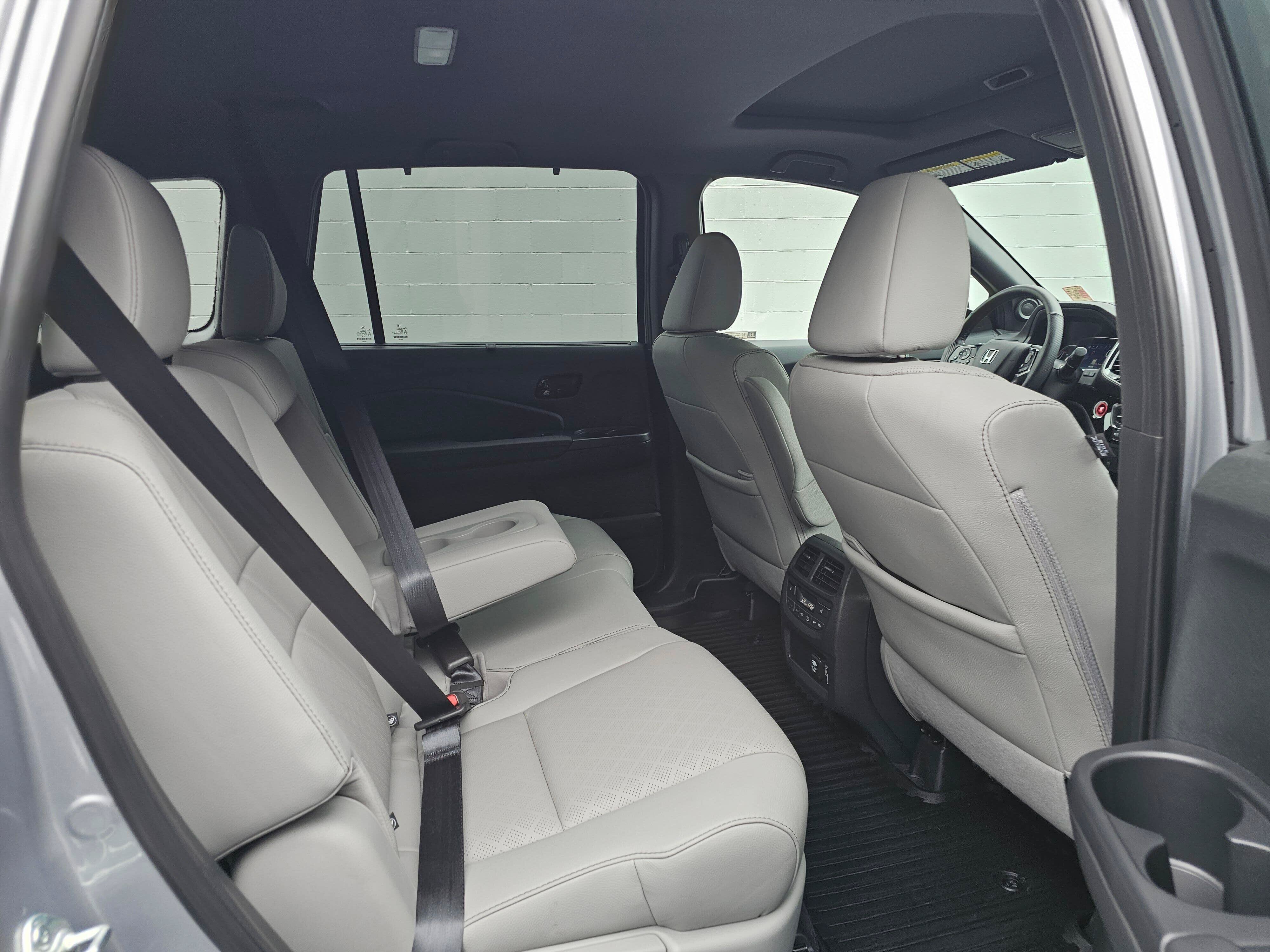 Used 2023 Honda Passport Elite image 14