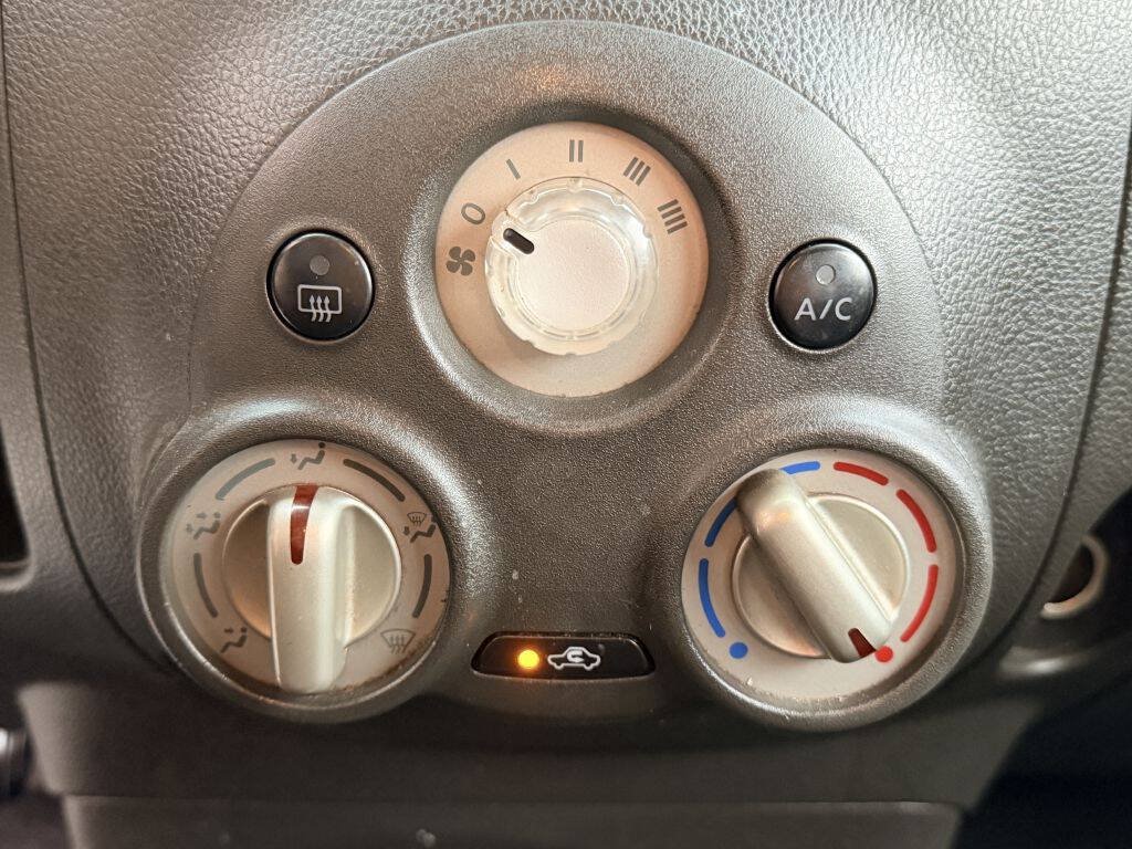 Used 2010 Nissan Cube 1.8 S w/ Interior Designer Pkg FWD image 18