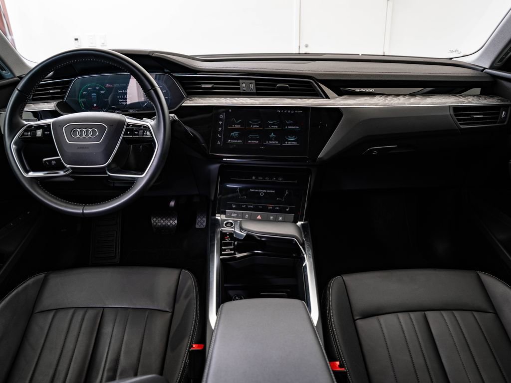 Used 2021 Audi e-tron Premium w/ Convenience Plus Package AWD/4WD image 33