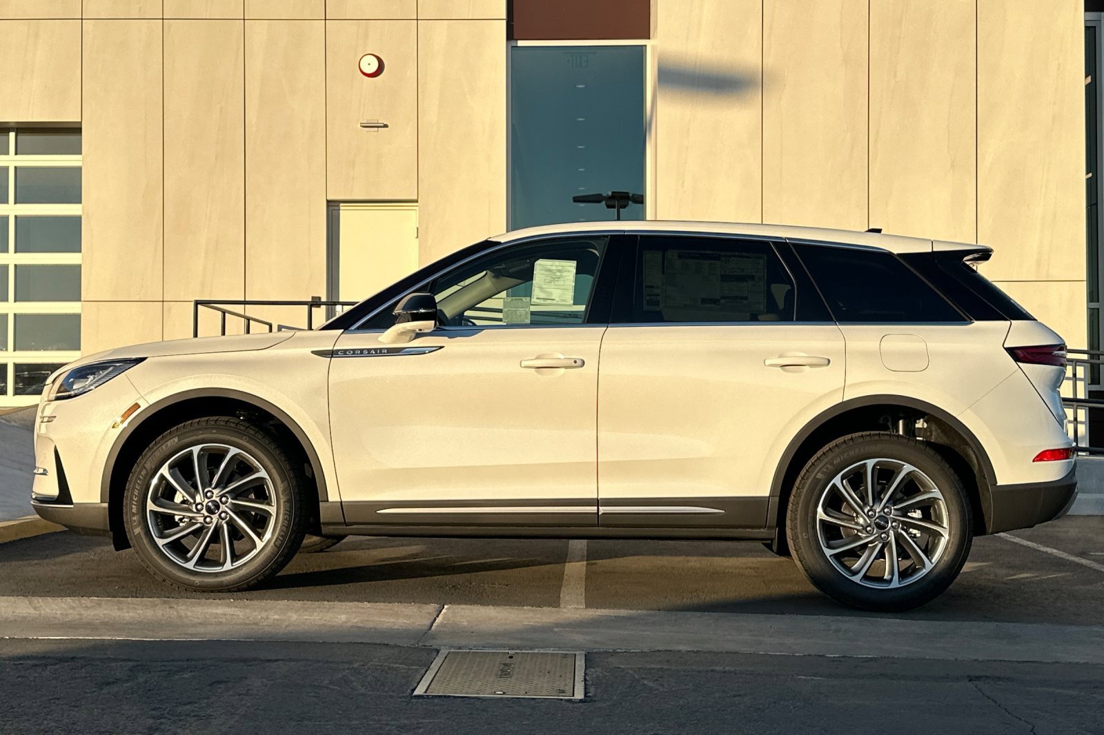 New 2025 Lincoln Corsair FWD w/ Equipment Group 101A image 6