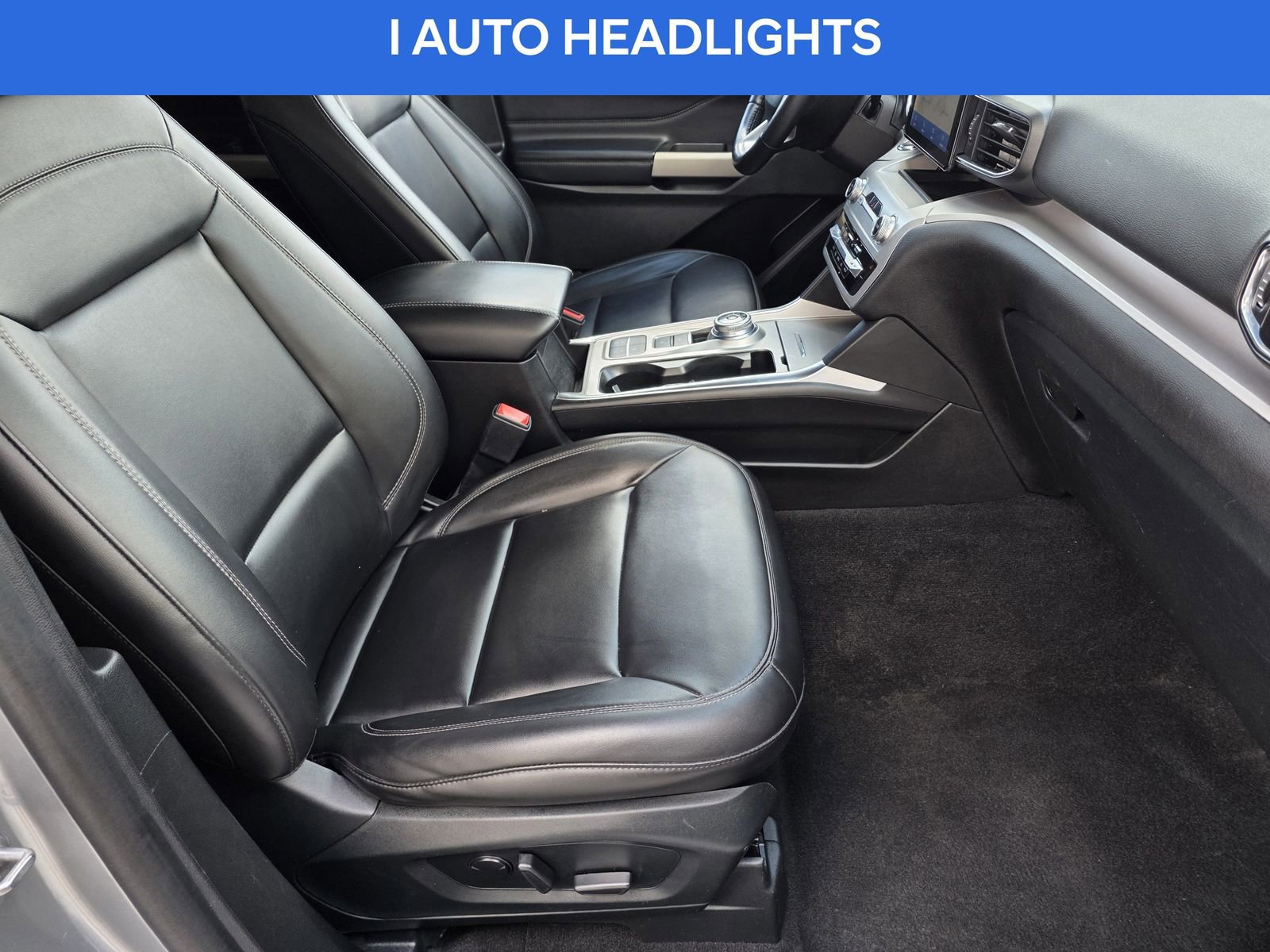 Used 2023 Ford Explorer XLT w/ Equipment Group 202A RWD image 13