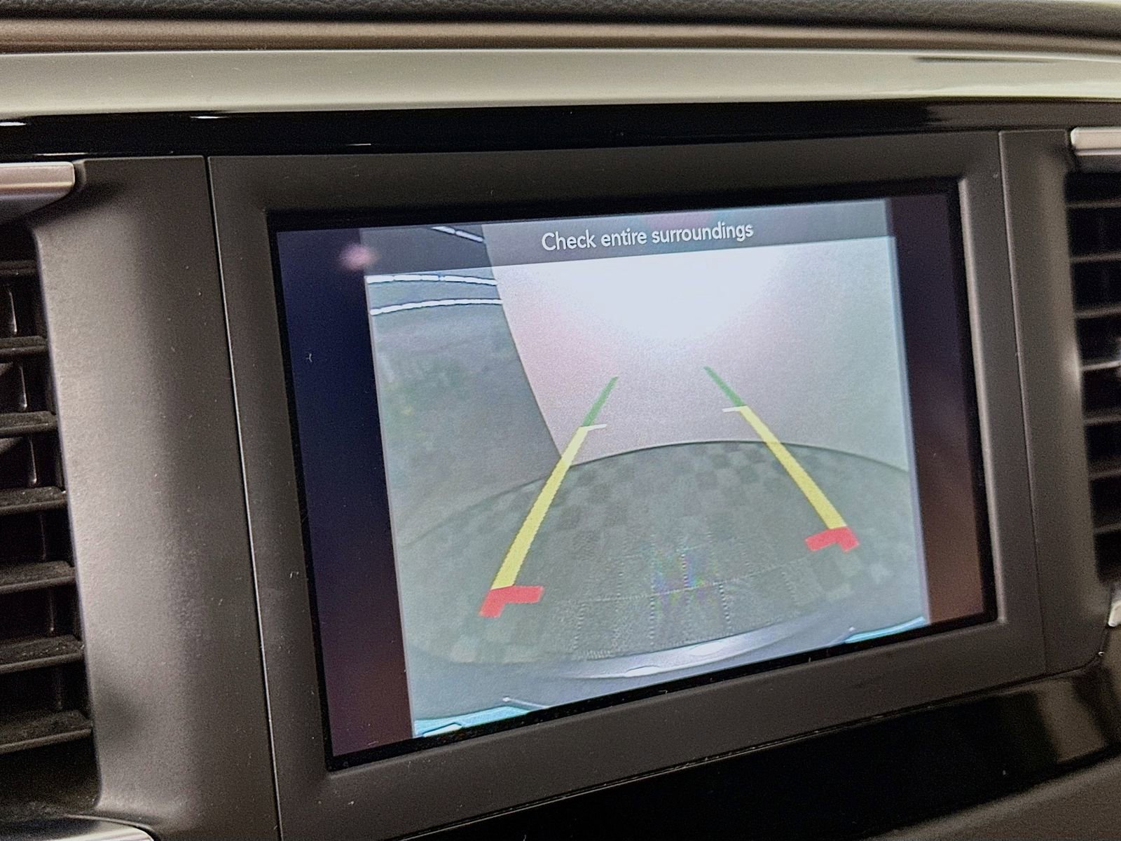 Used 2020 Chrysler Voyager LX image 14