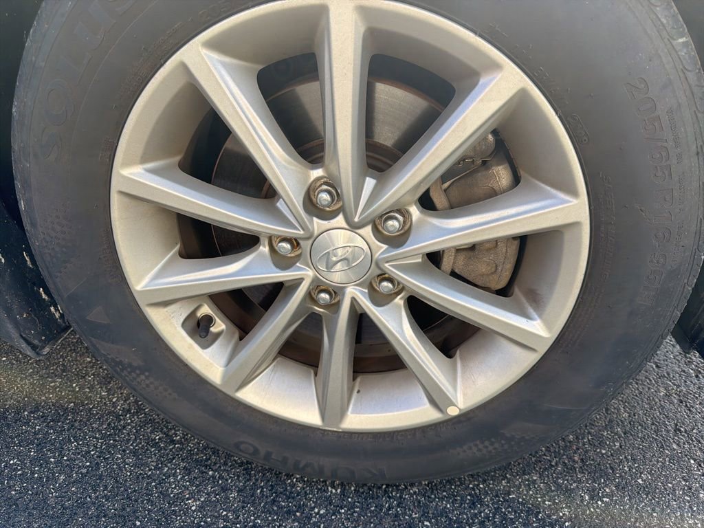 Used 2019 Hyundai Sonata SE w/ Cargo Package FWD image 7