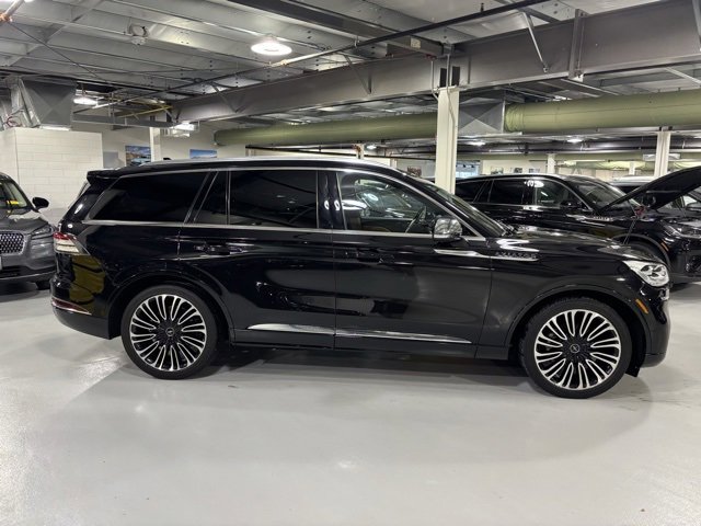 Used 2022 Lincoln Aviator Black Label w/ Dynamic Handling Package image 3