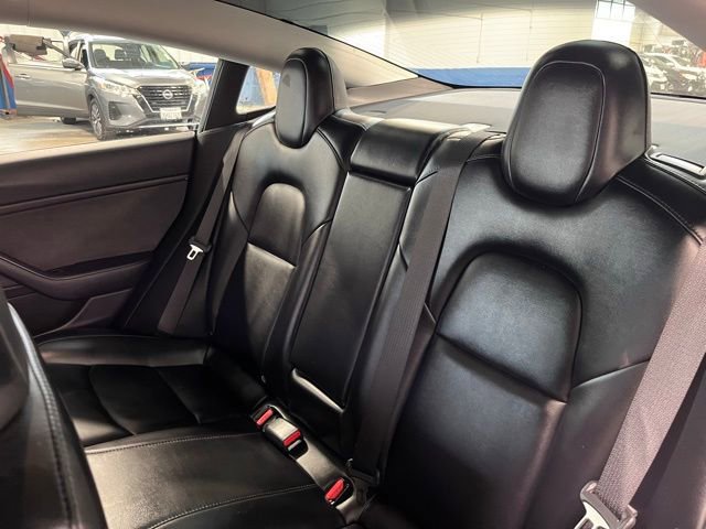Used 2019 Tesla Model 3 image 17