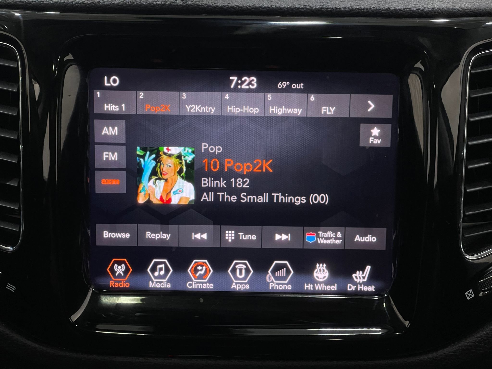 Used 2018 Jeep Compass Limited image 23