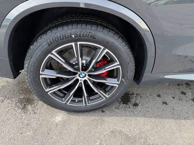 New 2026 BMW X5 xDrive40i w/ M Sport Package AWD/4WD image 17