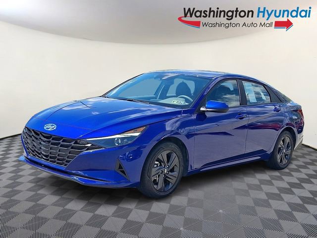 Certified 2023 Hyundai Elantra SEL w/ Preferred Accessory Package FWD image 3