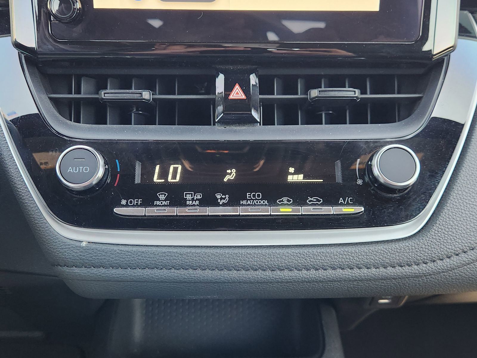 Used 2023 Toyota Corolla SE image 22